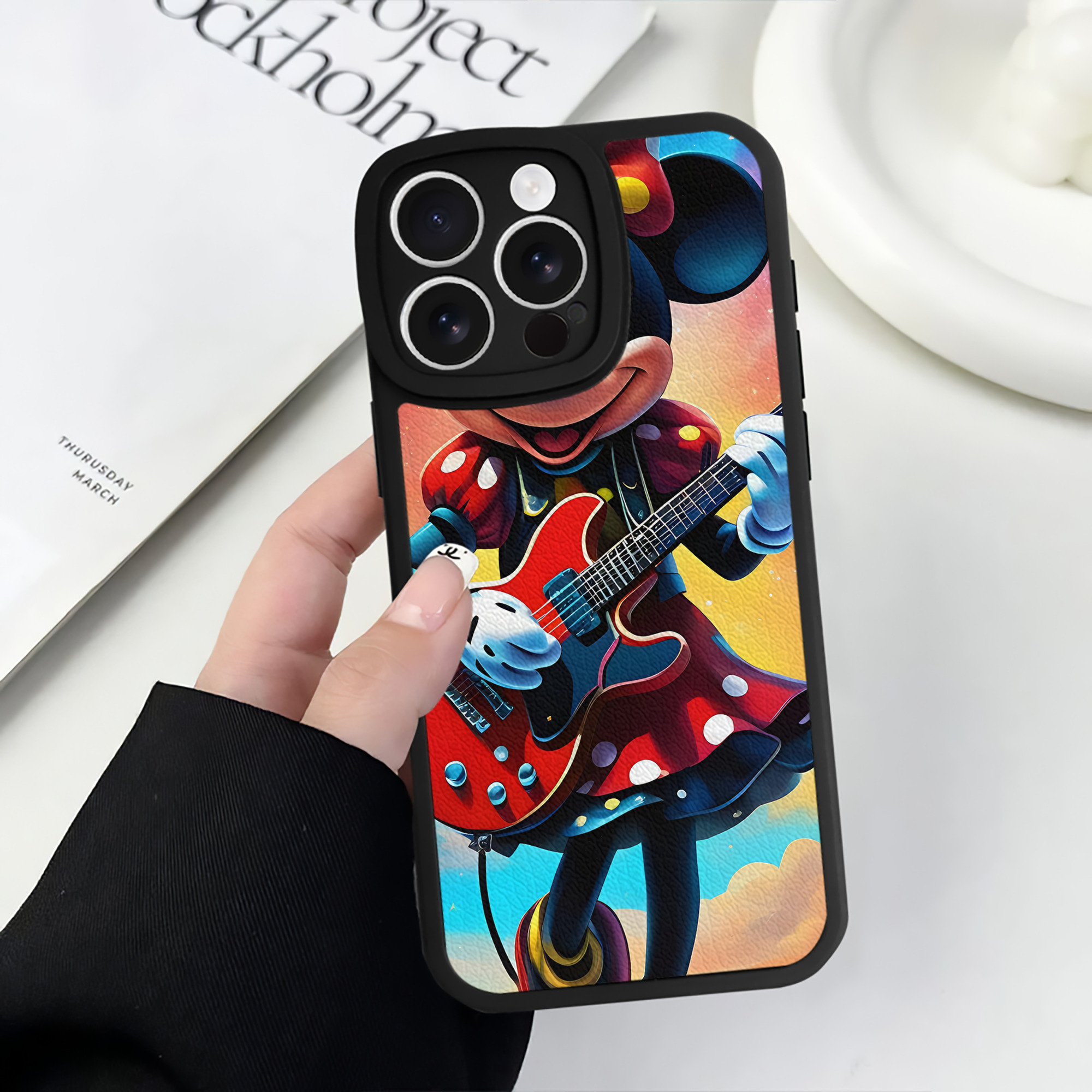 （画像用） ミッキーマウス Mickey Mouse 【iPhone 16シリーズ対応】シリコンスマホケース（レザー調） 材質：シリコン
